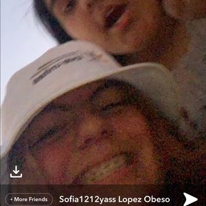 Meet your Posher, Amalia